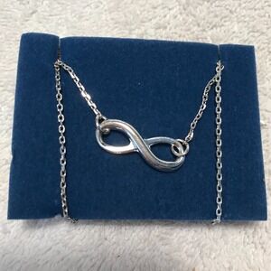 2009 Avon Empowerment Infinity Pendant Necklace New in Box